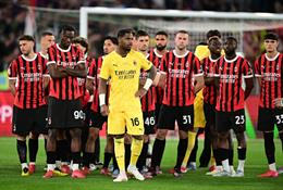 Vì sao AC Milan rơi vào tình cảnh bi đát?