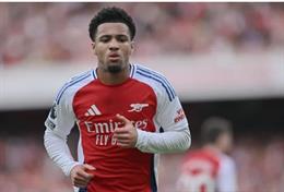 Ethan Nwaneri có câu trả lời cho Chelsea