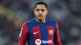Deco tiếc nuối vì Vitor Roque thất bại tại Barca