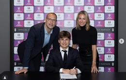 Con trai Petr Cech ký hợp đồng với Fulham