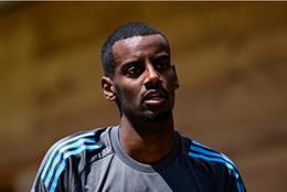 Tại sao Alexander Isak vắng mặt trong trận giao hữu giữa Newcastle và Celtic?