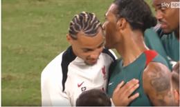 Virgil van Dijk nhắn gửi đến tân binh Hugo Ekitike