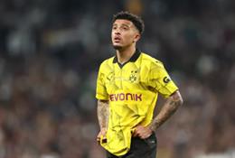 Giảm nửa lương, Jadon Sancho vẫn khó trở lại Dortmund