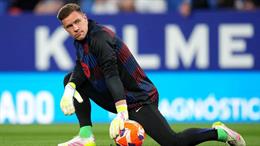Ter Stegen có thể bị tước băng thủ quân vì mâu thuẫn với Barcelona