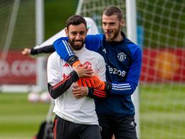 Bruno Fernandes dọa xé lưới David De Gea khi trở lại Old Traffford