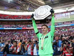 Nhìn Dean Henderson tỏa sáng, Man Utd liệu có thấy tiếc?