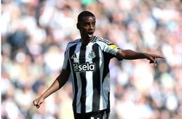 Wayne Rooney gửi thông điệp tới Liverpool vụ Alexander Isak
