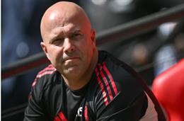 HLV Arne Slot đưa ra dự đoán về Chelsea