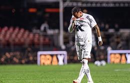 Neymar khóc nức nở khi Santos thua đội của Coutinho 0-6