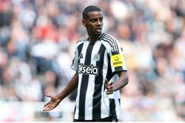 Sao Newcastle thích bài đăng lên án Alexander Isak trên mạng xã hội