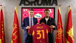 Tân binh chấn thương ngay buổi tập đầu tiên cùng AS Roma