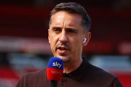 Gary Neville chỉ ra vấn đề lớn nhất của Arsenal