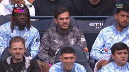 Phil Foden gây tranh cãi vì cười cợt ở trận thua Tottenham