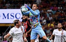 Thủ môn tuyển Indonesia giúp đội nhà gây sốc trước AC Milan