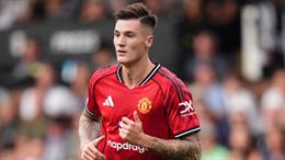 Maguire bảo vệ Sesko trước sức ép ở Man United
