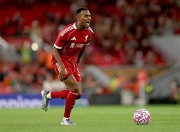 Liverpool phòng ngự kém? Không thành vấn đề, Ryan Gravenberch đã trở lại!