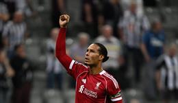 Van Dijk chưa hài lòng với một điều sau trận thắng Newcastle