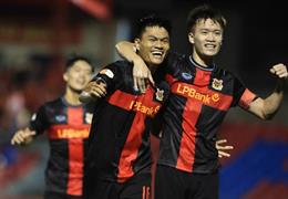 Sau vòng 3 V.League: 'Ngựa ô' tiếp tục thăng hoa