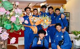 Đối thủ của U23 Việt Nam ra sân tập ngay khi vừa đến