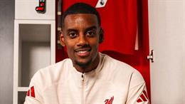 Newcastle tiễn Alexander Isak bằng thông điệp lạnh lùng