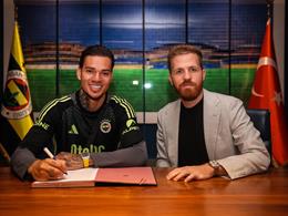 Thủ môn Ederson Moraes chính thức chia tay Man City