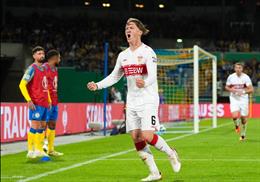 2 nỗ lực nâng cấp hàng tiền vệ của MU ở ngày cuối kỳ CN đều thất bại