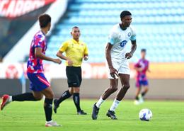 Người khổng lồ của CLB Thép Xanh Nam Định lại toả sáng