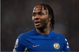 Sterling nhận sự đồng cảm khi bị loại khỏi đội một Chelsea