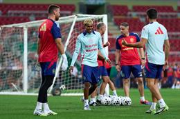 Lamine Yamal gây ra tranh cãi tại ĐT Tây Ban Nha