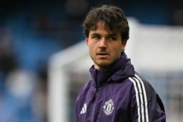 Wayne Rooney đặt câu hỏi về việc MU chiêu mộ Senne Lammens