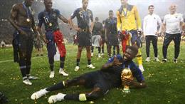 Samuel Umtiti tuyên bố giải nghệ ở tuổi 31 sau chấn thương dai dẳng