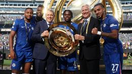 Carragher công kích Chelsea: “Chi 2 tỉ bảng mà chỉ đổi lấy cúp nhỏ"