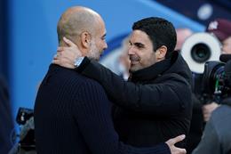 Pep lý giải việc Man City phải đá co cụm trước Arsenal