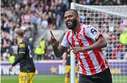 2 cầu thủ MU bị chỉ trích sau trận thua Brentford