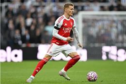 Martin Odegaard nên ngồi dự bị ở trận đấu tiếp theo của Arsenal