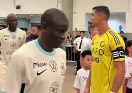 Hành động bất ngờ của Kante với Cristiano Ronaldo