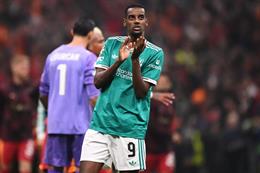 Alexander Isak không nói chuyện với Eddie Howe từ khi rời Newcastle