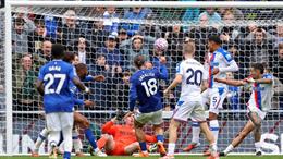 Jack Grealish chấm dứt chuỗi 19 trận bất bại của Crystal Palace