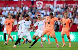Barcelona: Người khổng lồ trên đôi chân đất sét