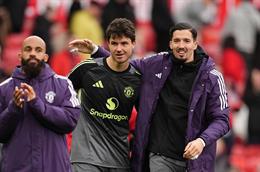 Altay Bayindir lên tiếng về mối quan hệ với Senne Lammens