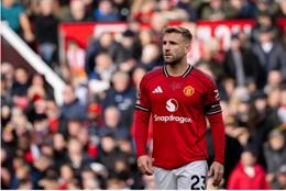 Vị trí của Luke Shaw có thể khiến MU ôm hận trước Liverpool