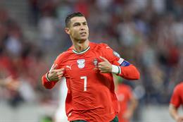 Cristiano Ronaldo lập kỷ lục ghi bàn tại vòng loại World Cup