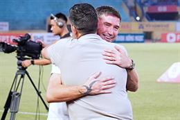 Thuyền trưởng Hà Nội FC gặp sự cố trong ngày ra mắt