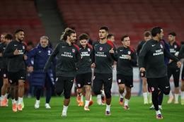 Atletico Madrid tức giận vì sân Emirates không có nước nóng