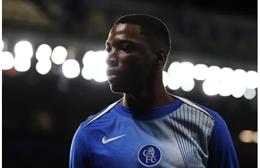 Eider Gudjohnsen đưa Moises Caicedo lên mây