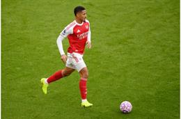 Vì sao William Saliba rời sân sớm trước Crystal Palace?