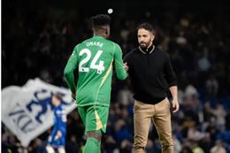 Andre Onana mỉa mai các đồng đội ở MU