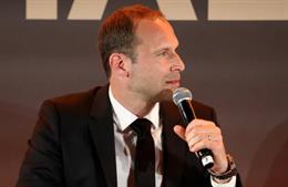 Petr Cech dự đoán Arsenal không thể phá được kỷ lục của Chelsea