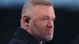 Wayne Rooney tiếp tục màn khẩu chiến với Virgil van Dijk