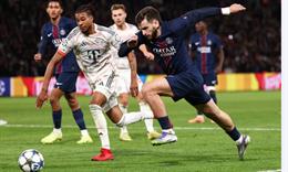 Khvicha Kvaratskhelia thất vọng sau thất bại trước Bayern